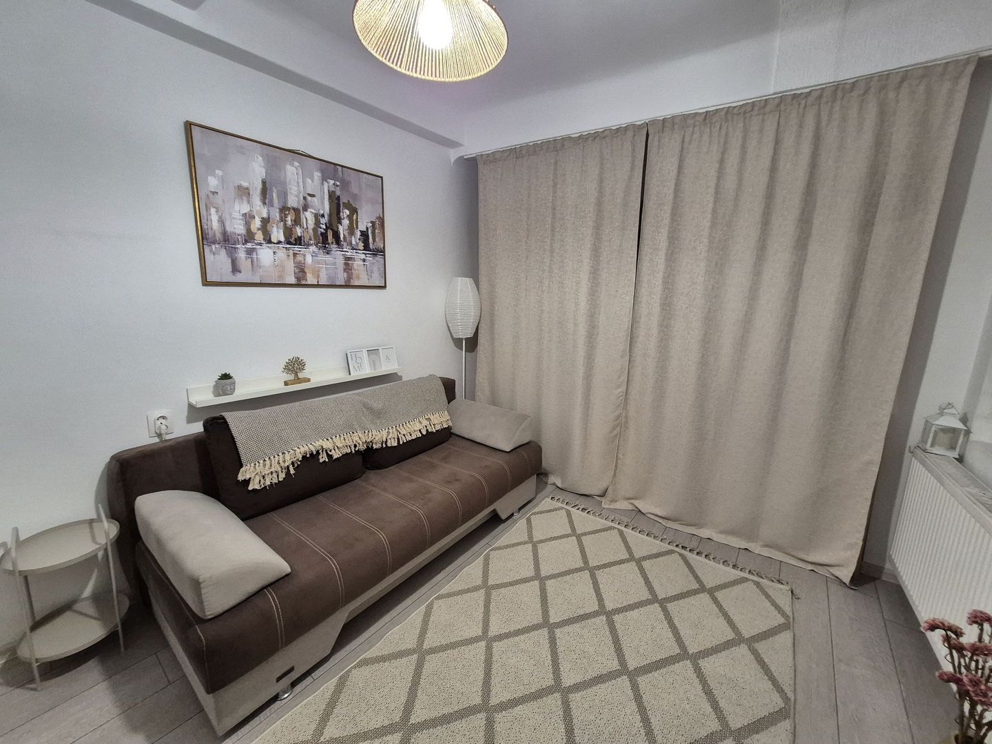 Garsonieră ultracentrală, decomandată, centrală proprie – Piața Sfinții Voievozi - Poză 1