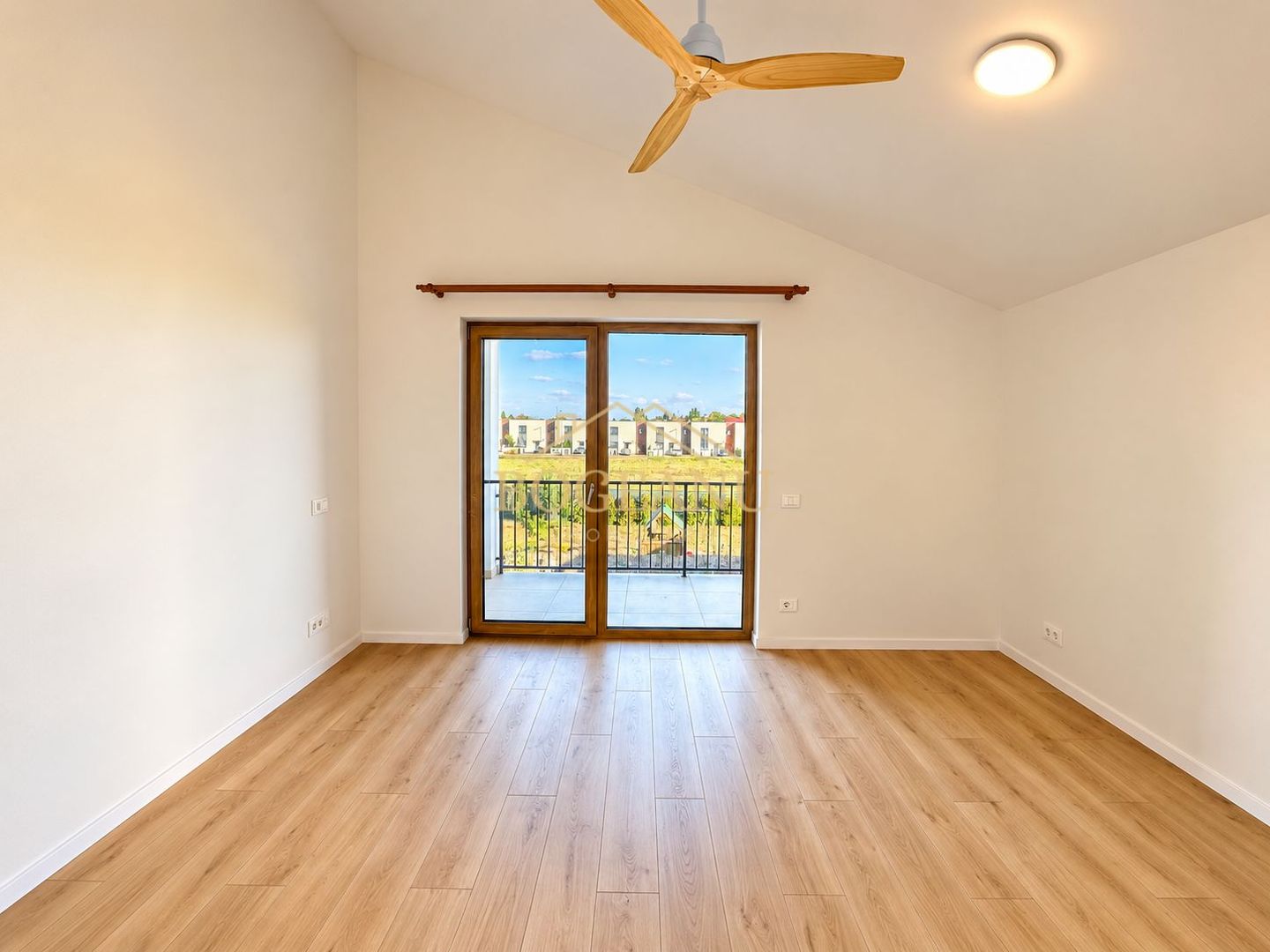 BG206-Duplex Premium 5 camere | Calea Aradului | Curte | 5 parcări - Poză 9