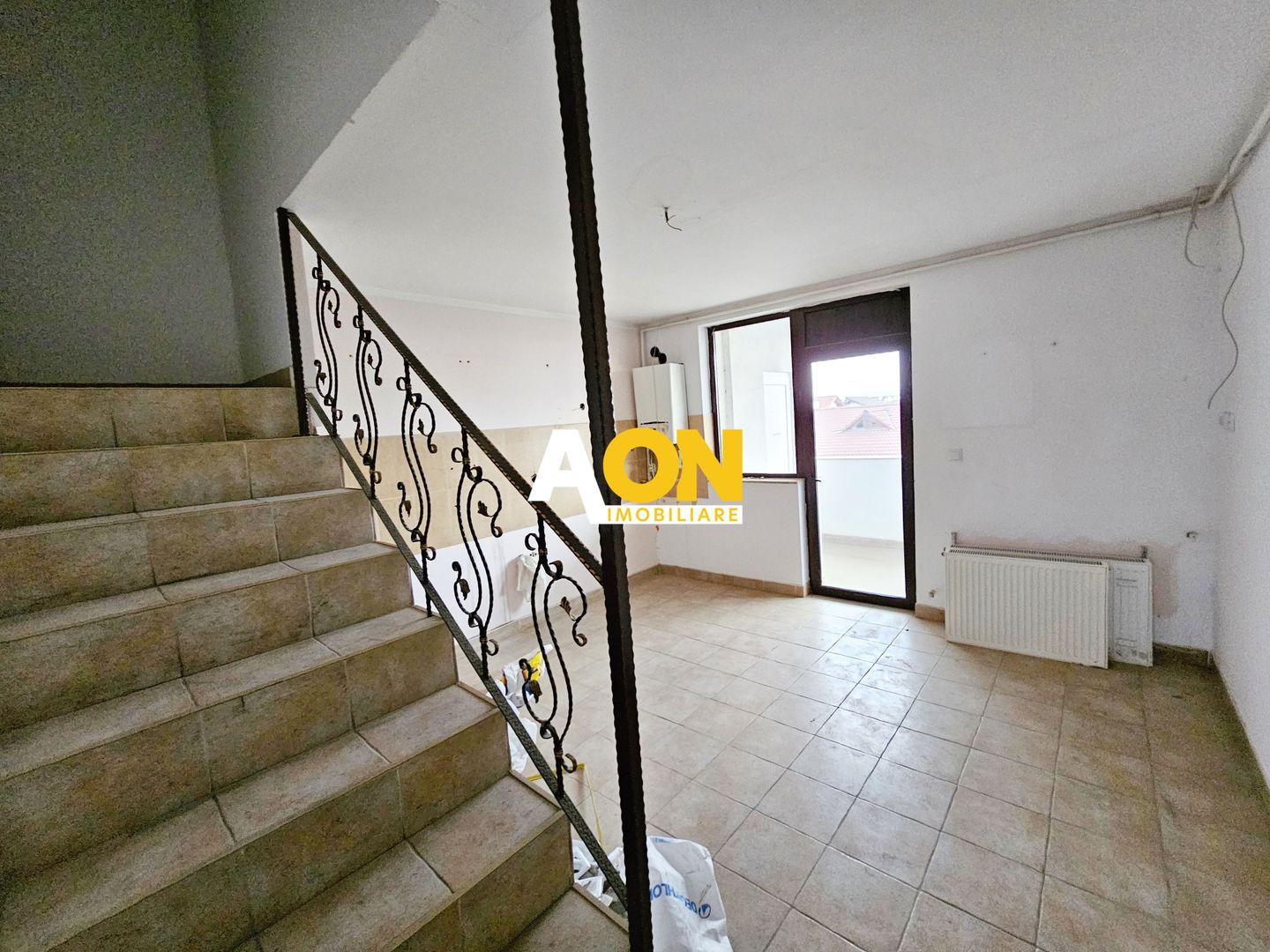 Apartament 5 camere, etaj 2+mansarda, 120 mp, semifinisat, Cetate - Poză 1