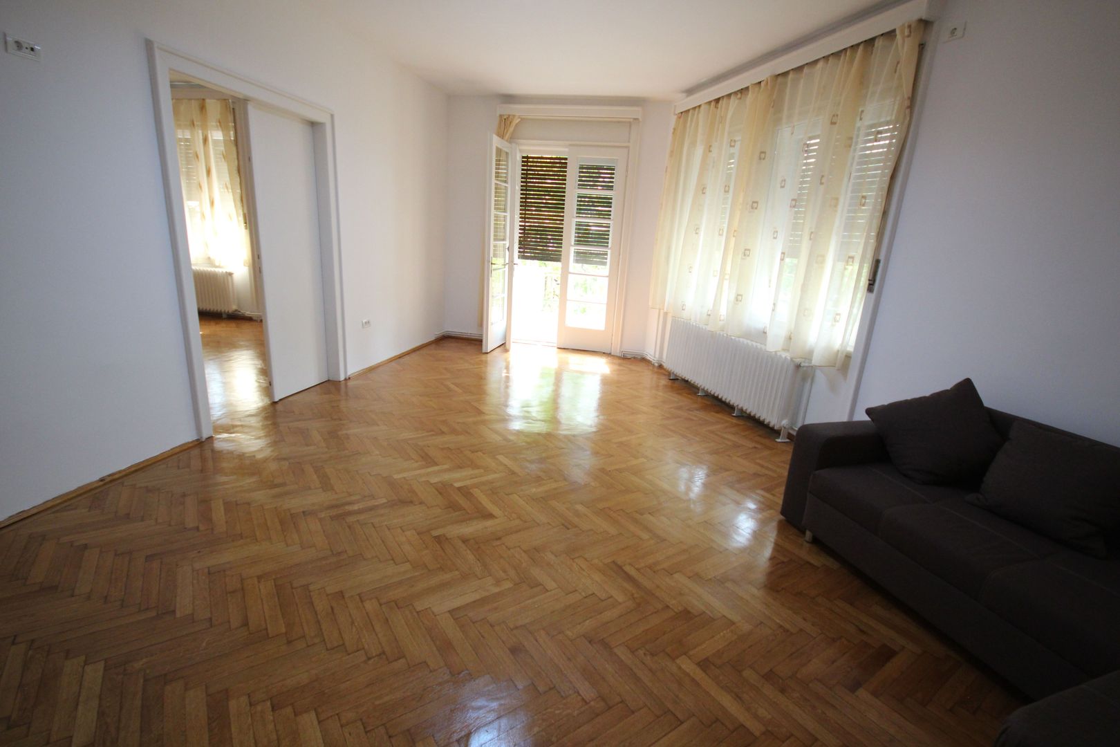 Spatios si renovat - Poză 6