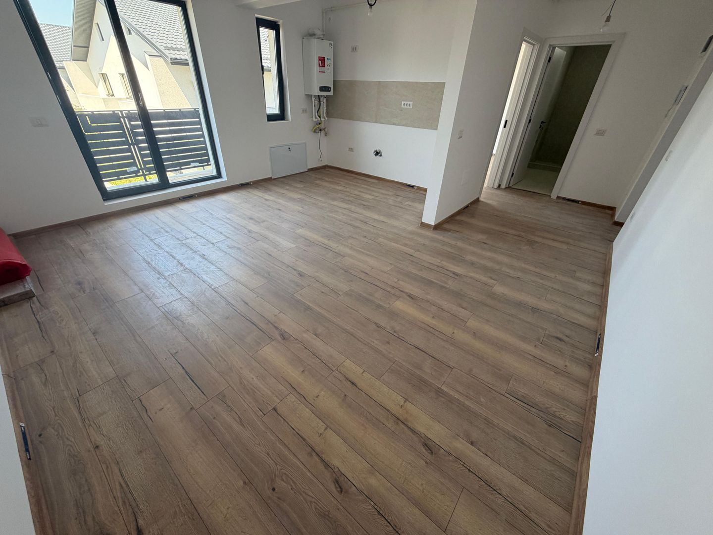 AP. 2 CAMERE - TIP STUDIO, BLOC FINALIZAT, LOC PARCARE, COMISION 0% - Poză 2