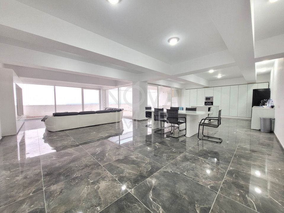 PENTHOUSE DE LUX CU TERASĂ PANORAMICĂ ȘI PRIVELIȘTE SPRE MUNȚII FĂGĂRAȘ - Poză 3