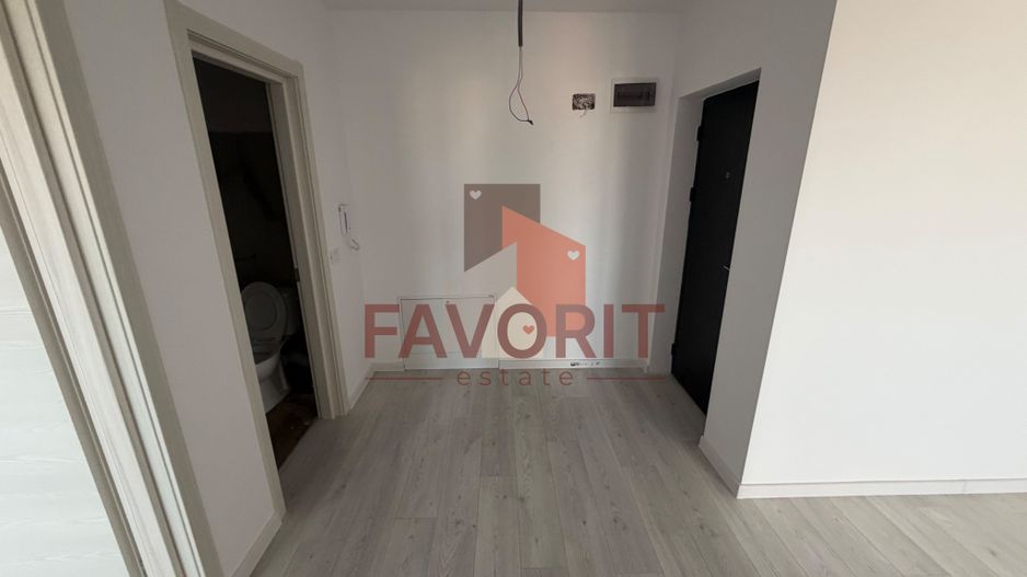 Decomandat. Disponibil imediat. Strada asfaltata - Poză 12