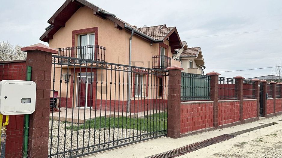 Casa cu 4 camere de inchriat in Paleu - Poză 1
