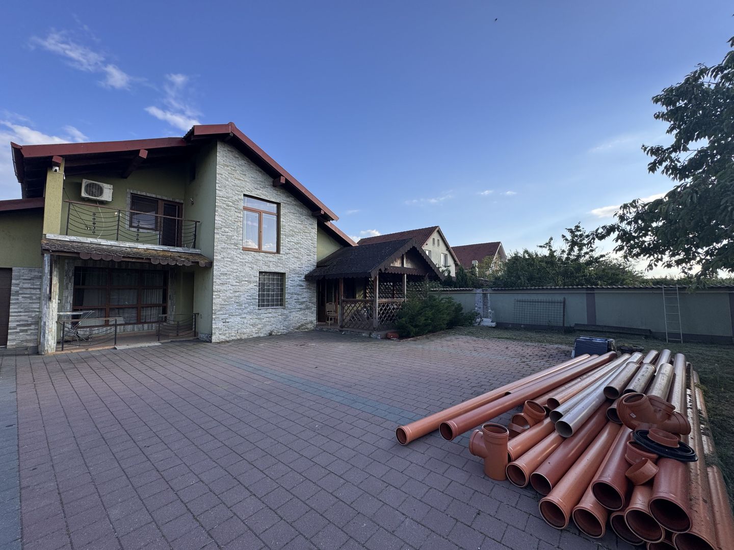 Casa Individuala Sanmihaiu Roman,P+M,5 Camere,2 Bai,Renovata Complet,Semicentral - Poză 3