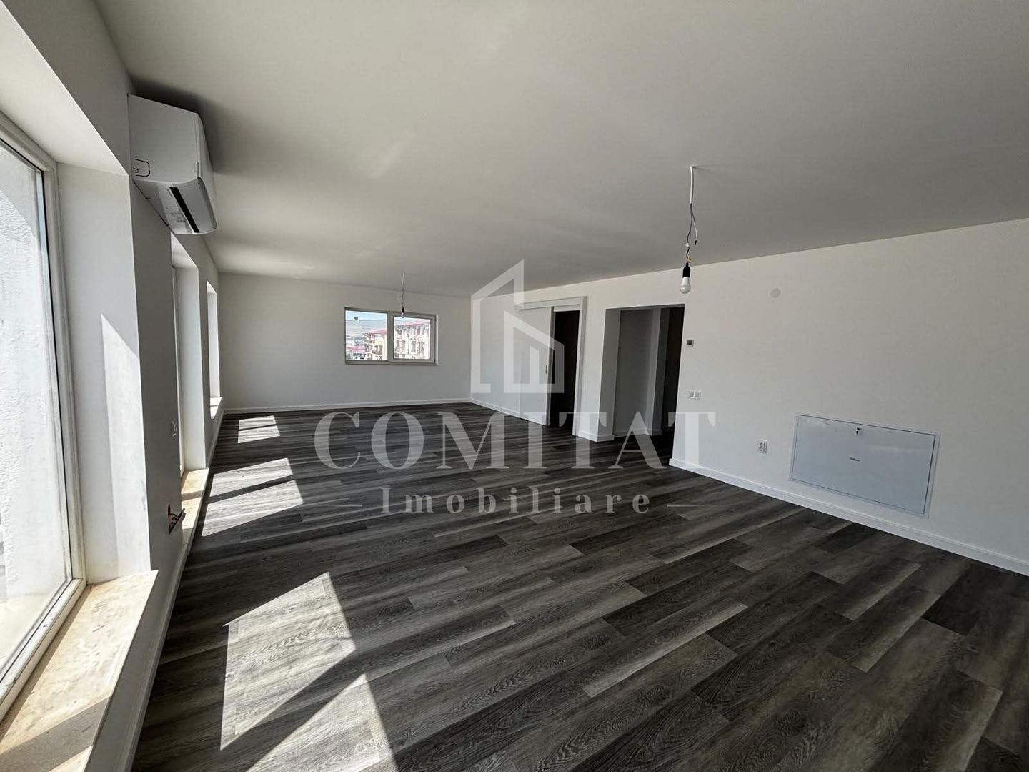 Penthouse cu 4 camere | Terasă de 100 mp | Loc de parcare | Floresti - Poză 2