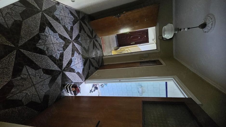 Apartament 3 camere, etaj 1, 64 mp, boxă, zona Trapezului - Poză 2