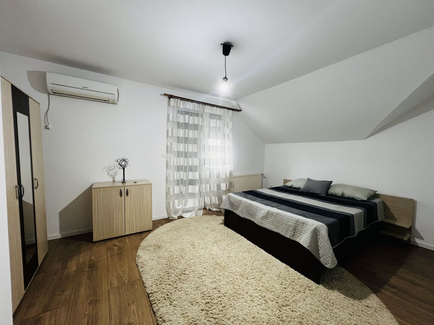 Vila 6 camere complet mobilata -320 mp Utili - Zona Bogdanestilor - Poză 15