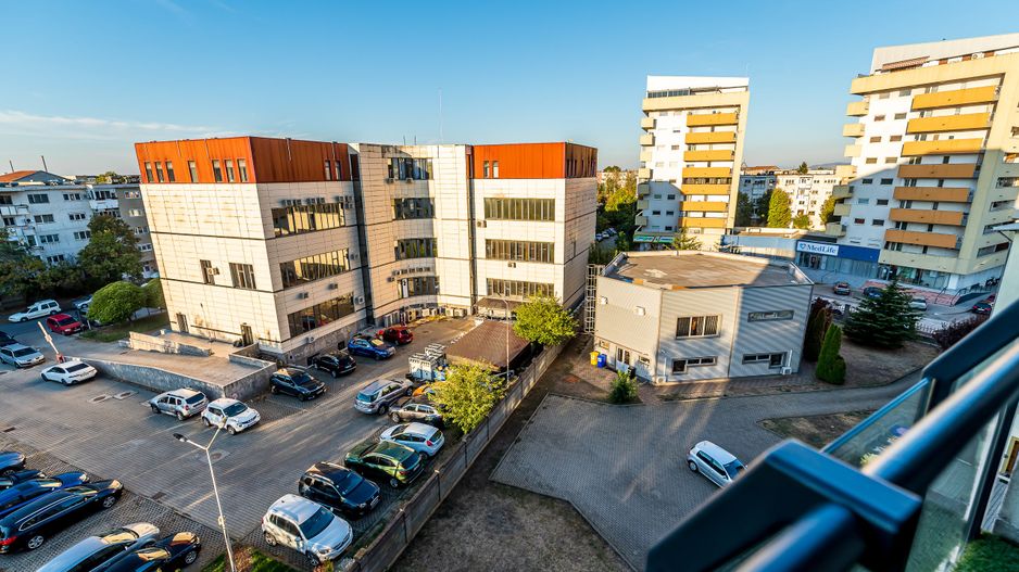 La câtiva pași de mal | 2 camere, 52 mp utili, bloc nou cu lift - Poză 12