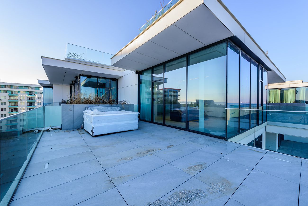 Apartament de 5 camere spațios, situat în zona Nord din Constanța - Poză 18