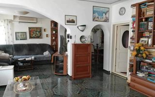 vand casa zona centrala - Poză 1