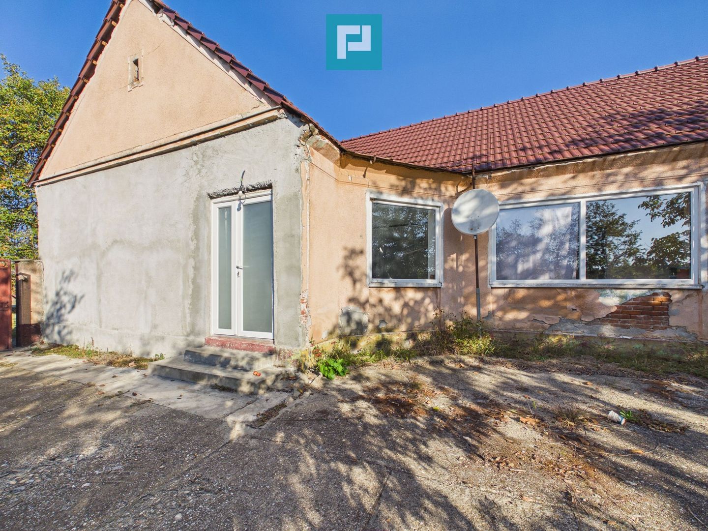 Casă cu teren 983 mp, front stradal 30 m, Cicir - Poză 2