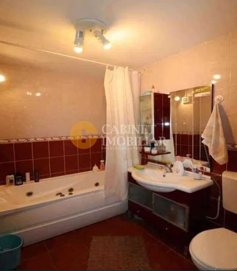 Apartament cu 4 camere, 2 bai, 80 mp, zona Dacia - Poză 8