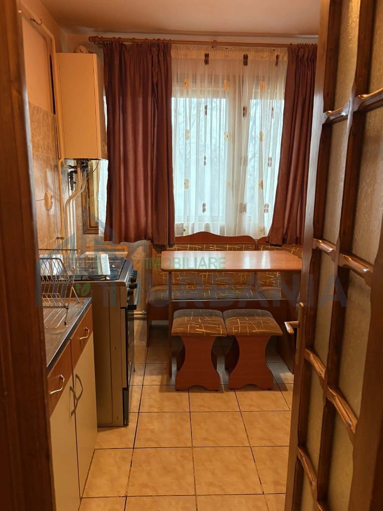 Apartament 3 camere inchiriere - Poză 3