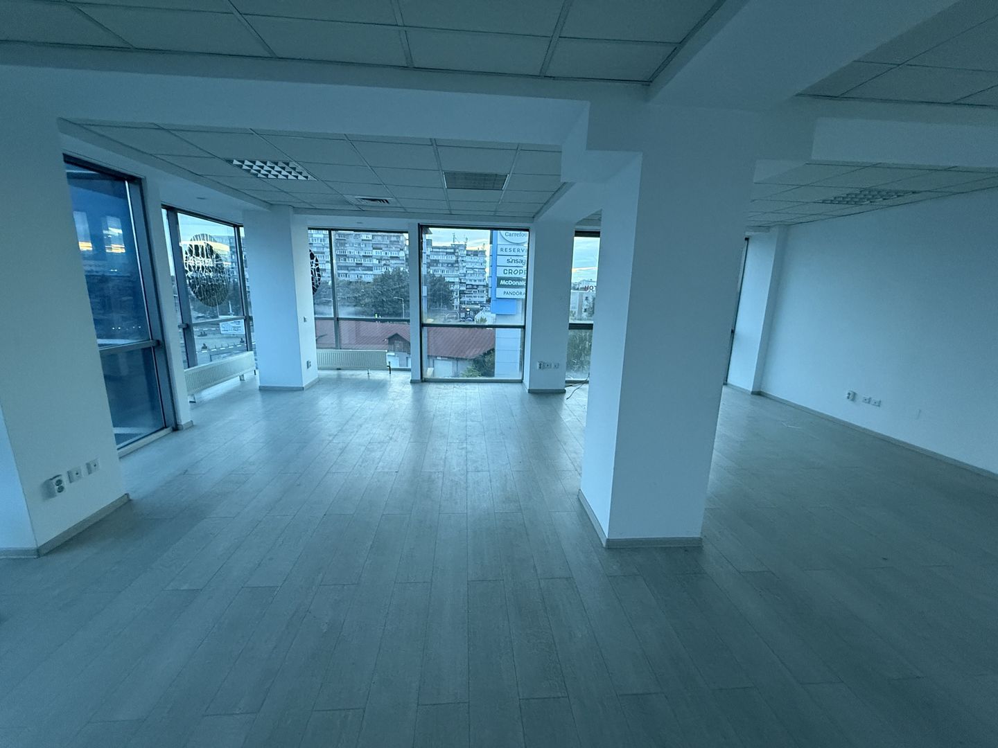 Spațiu Comercial de 300mp lângă Afi mall Ploiești - Poză 5