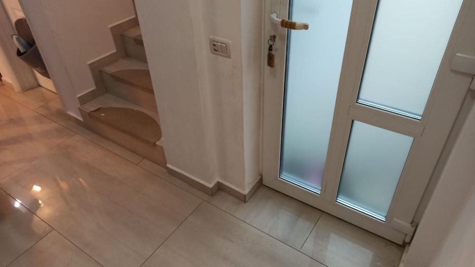 vila4cam2bai-curte-parcare-loc joaca-acces controlat-strOrizontului - Poză 5