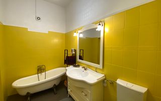 Cladire Istorica, 4 camere, 134 mp, Renovat, Zona Sinaia, Comision 0% - Poză 13