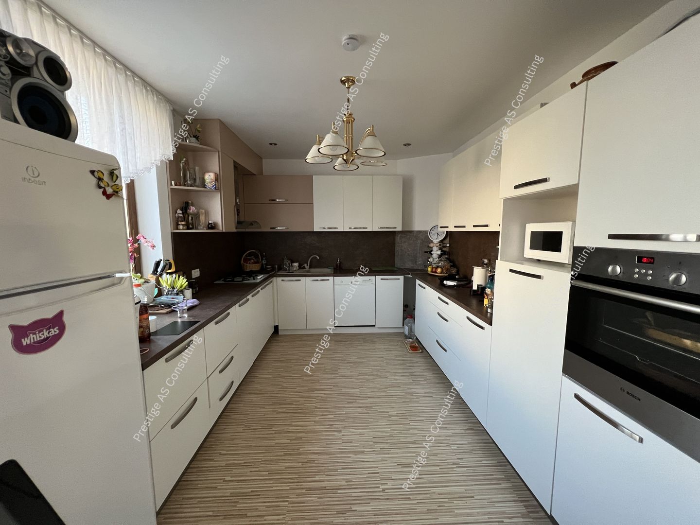 Vila 7 incaperi + 3 Anexe | 1800mp Teren | La Intrare in Dumbravita - Poză 3