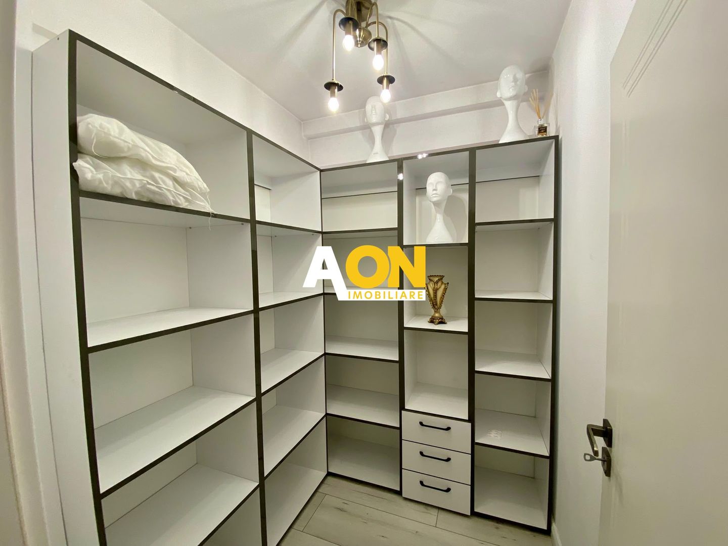 Apartament 2 Camere, Recent Renovat, Complet Mobilat - Poză 3