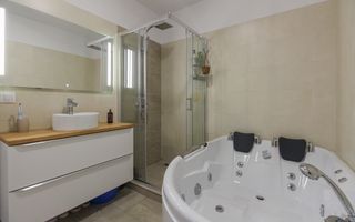 Apartament la CHEIE, zona Vivo! - Poză 12
