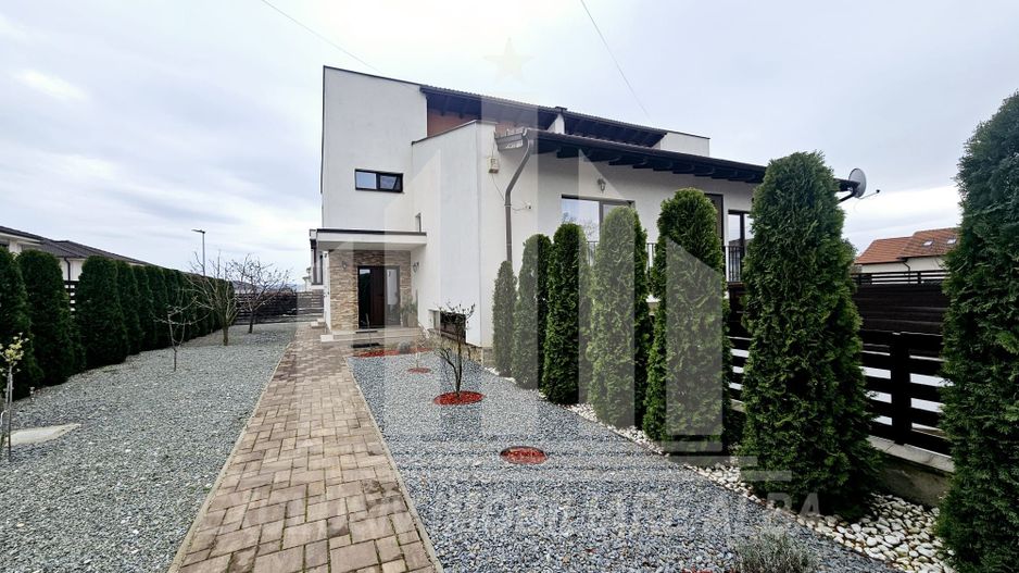 Casa in regim cuplat, Cetate - Poză 1