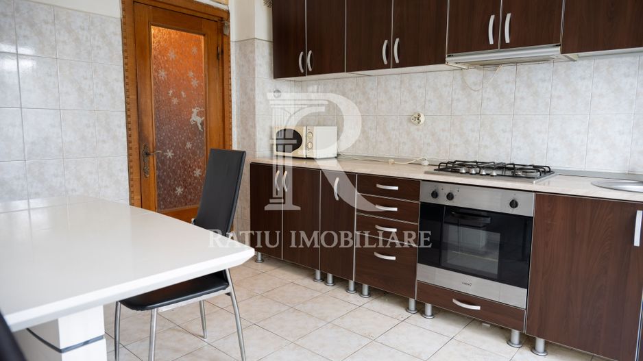 Apartament cu 2 camere | Decebal | Etajul 2 | Oradea - Poză 9