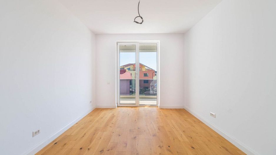 Apartament 3 camere Sisesti - vedere catre lac - Poză 4