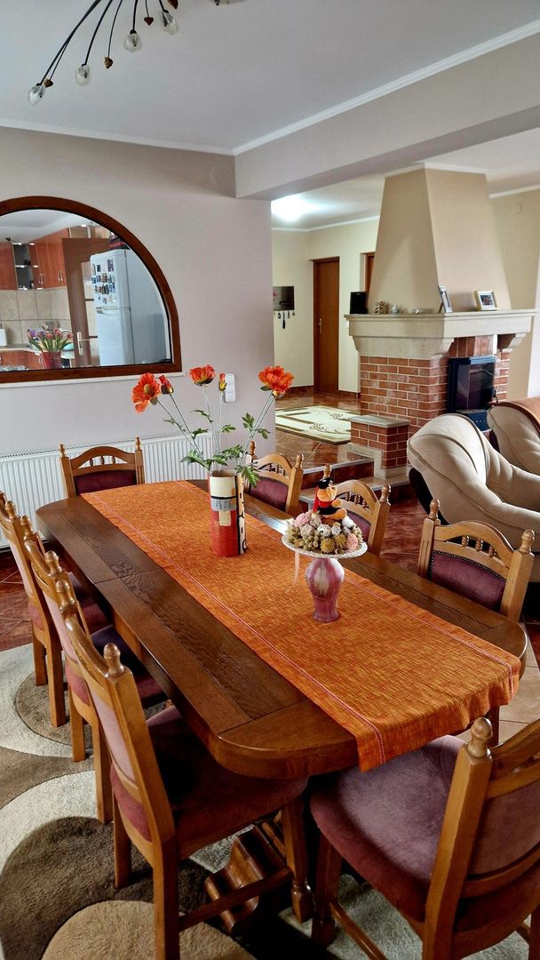 Vand casă  350 mp cu teren 55 arii in localitatea Iojib - Poză 6