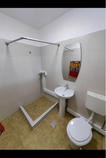 Casă la curte Proprietar vizavi de Carrefour Alexandriei Ildl etc - Poză 9