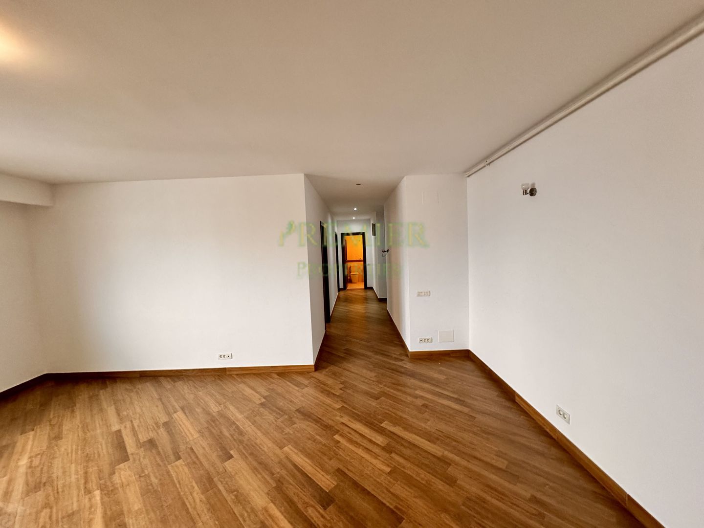 APARTAMENT CU 3 CAMERE DE VANZARE IN BLOC SOLID | DOROBANTI | R.BELLER | - Poză 3
