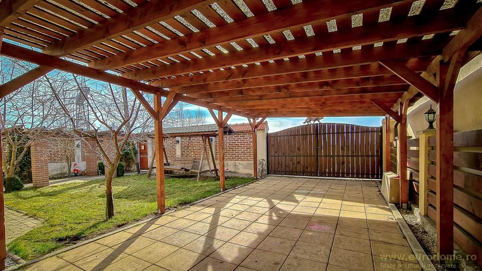 Casă nouă, intrare Stupini - Poză 7