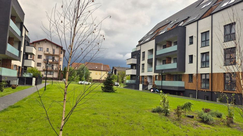 Apartament decomandat la prima inchiriere, ideal pentru un cuplu. - Poză 1