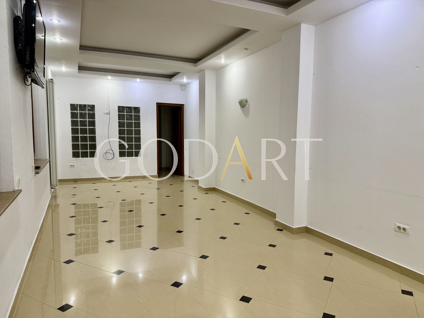 VILA ELEGANTA | CARTIERUL DOMENII - Poză 1