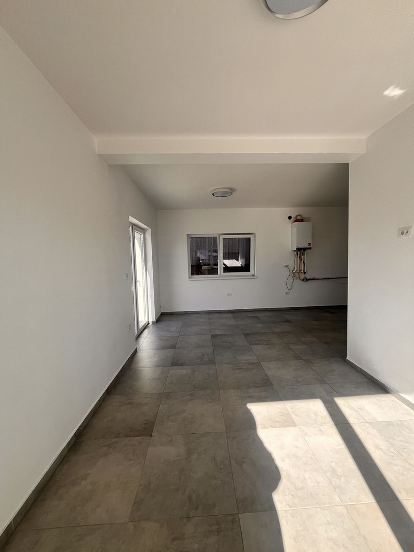 Duplex de Vanzare/Inchiriere I Suceava/Tișăuți I 102.000Euro - Poză 2