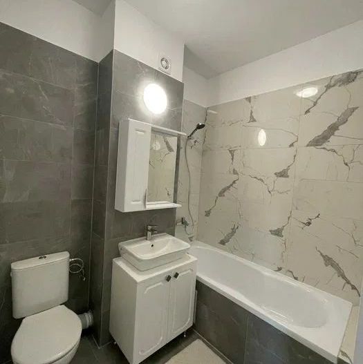 APARTAMENT DE LUX EXIGENT PLAZA MOBILAT & UTILAT CENTRALA PROPRIE - Poză 3