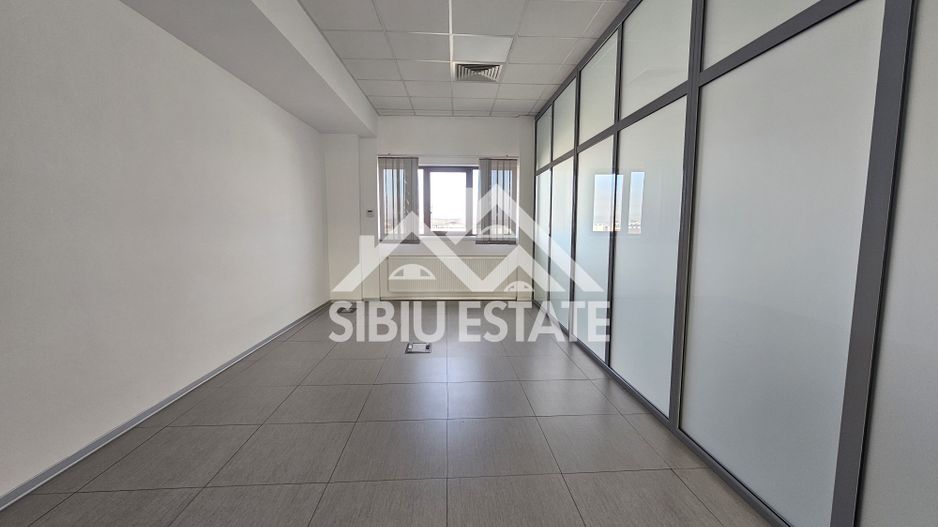 Spatiu de birouri de inchriat locatie centrala si vizibilitate buna - Poză 24