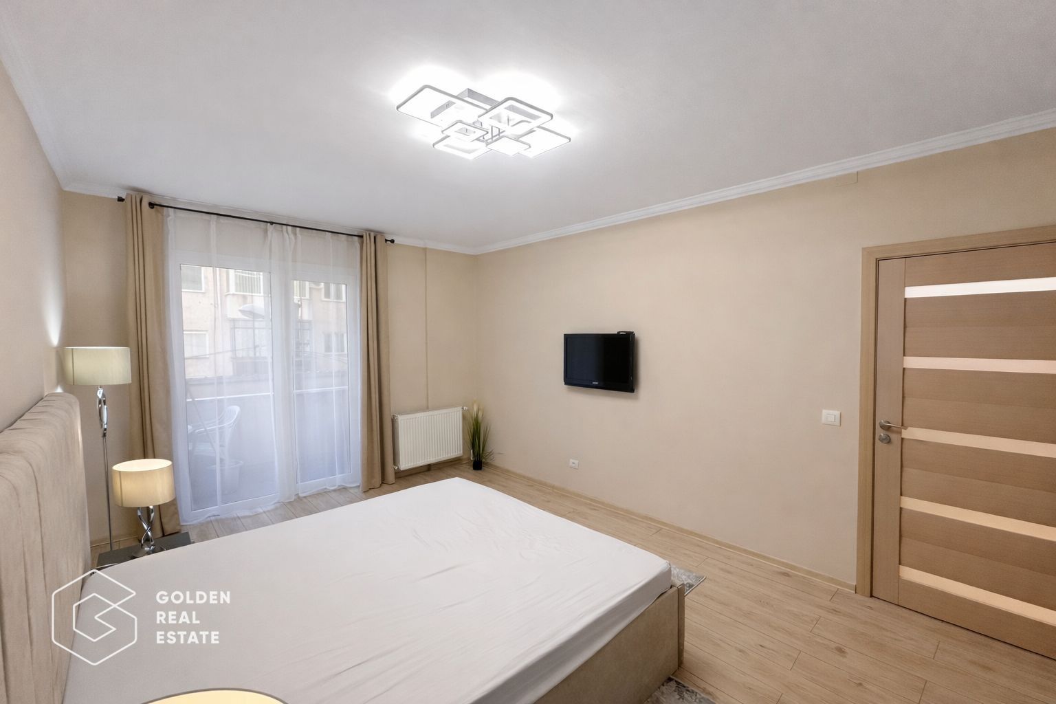 Apartament superb, BERMO, 2 camere, etaj 1, totul nou, centrala proprie, balcon - Poză 10