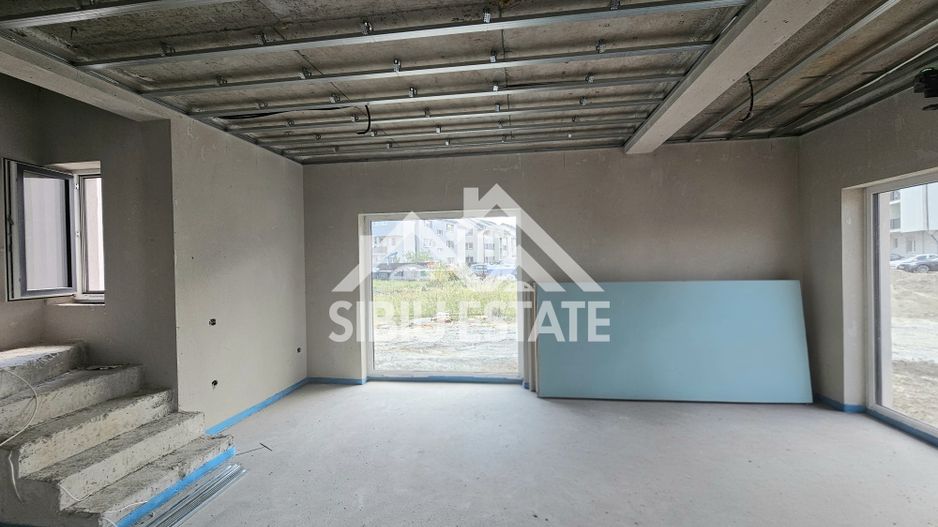Casa noua 4 camere Selimbar central - Poză 8