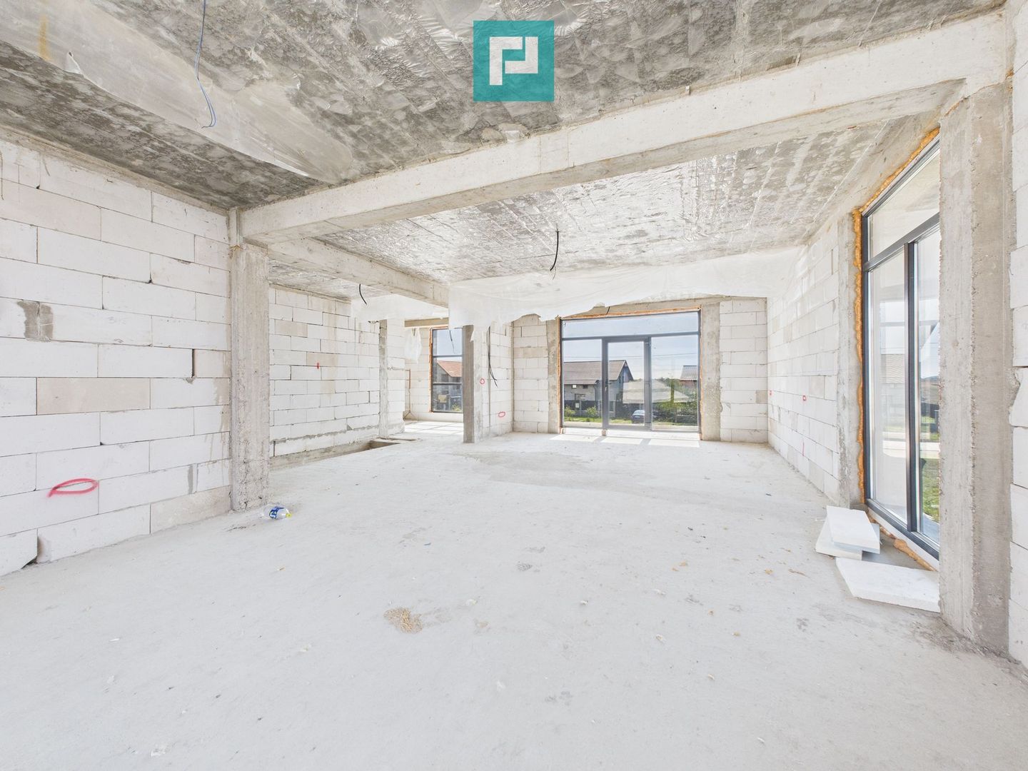 Casa cu etaj la gri in Zimandul Nou - Poză 5