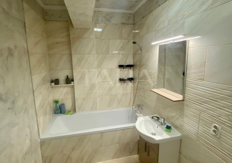 Apartament 3 camere cu terasă generoasă și garaj inclus. - Poză 5