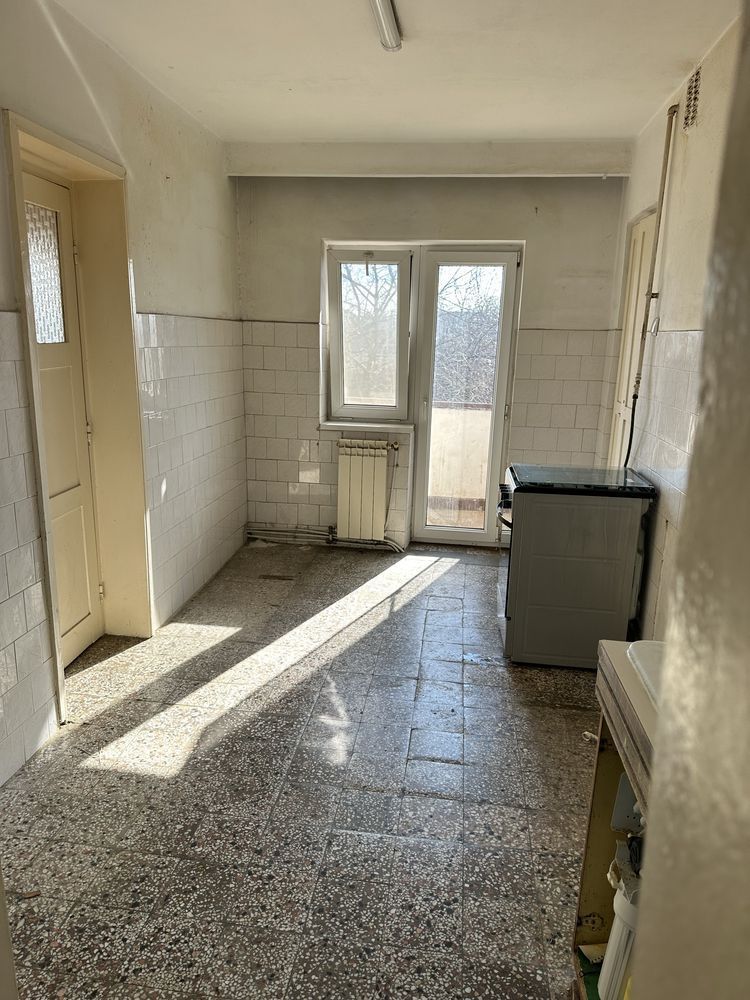 BRASADAS vinde ap 5 cam CARAMIDA etaj 1 zona Lic. ECONOMIC. - Poză 8