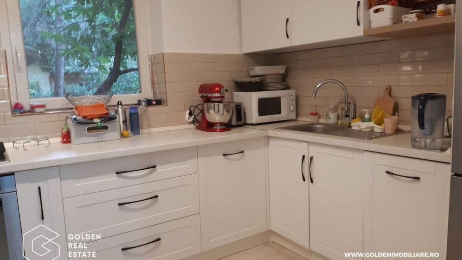 Casa mare, cu 4 apartamente a cate 1, 2, 3 și 4 camere fiecare - Poză 28