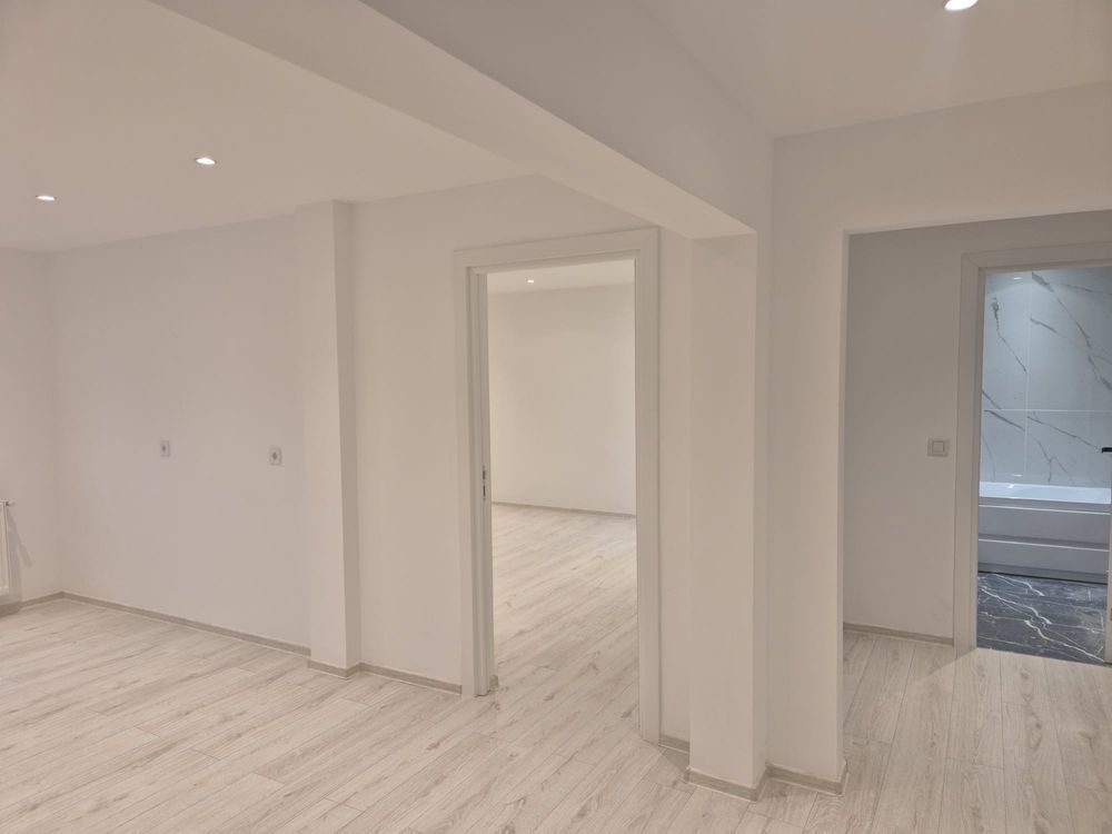 BRASADAS vinde ap 4 cam etaj 3/4 in Micro 16. - Poză 1