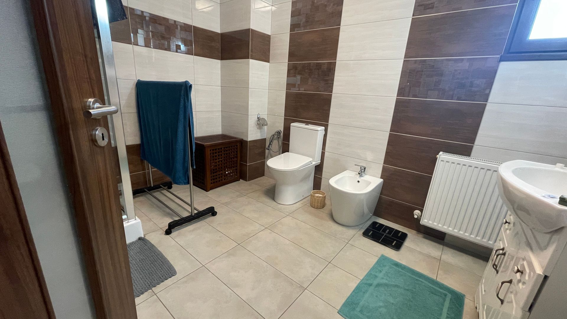 Casa spatioasa de inchiriat -ideala pentru o familie - Poză 19
