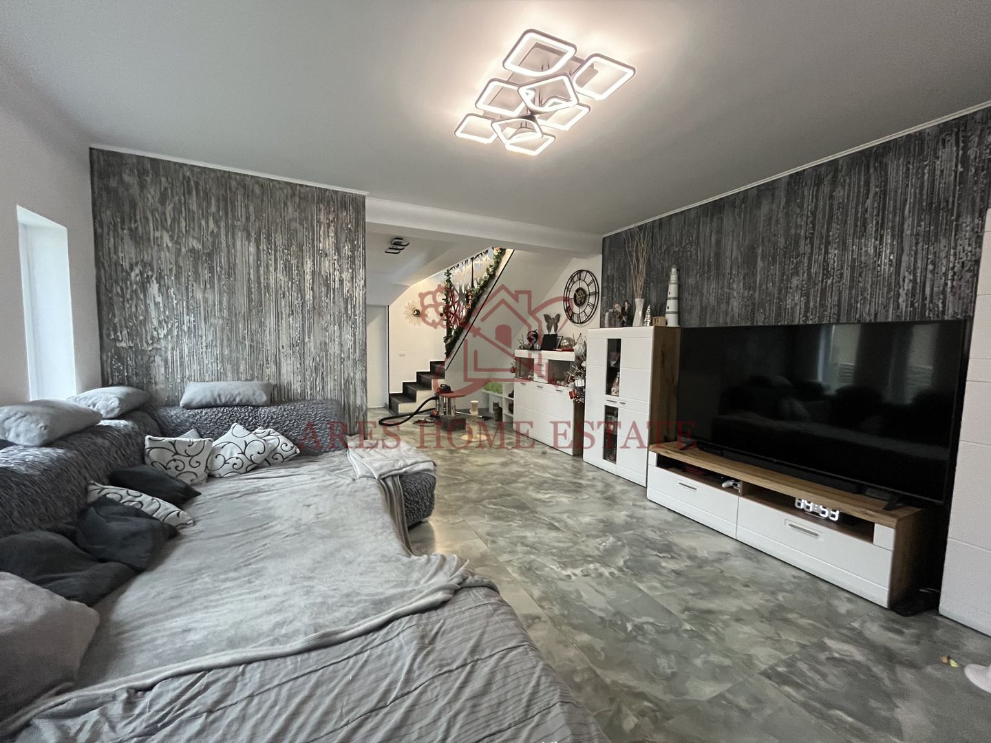 🌟 Duplex 4 camere, încălzire în pardoseală, terasă spațioasă, mobilat - Poză 1