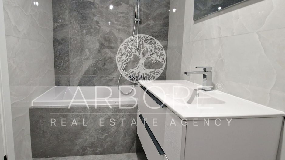 Apartament de lux cu terasa, complet utilat - Poză 9