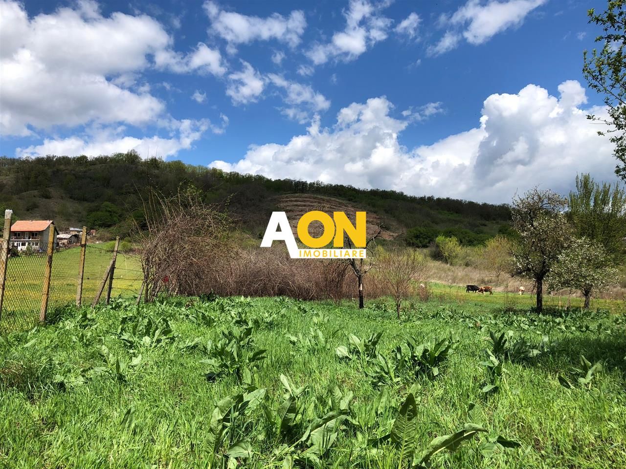 De vanzare teren in zona centrala - Poză 1