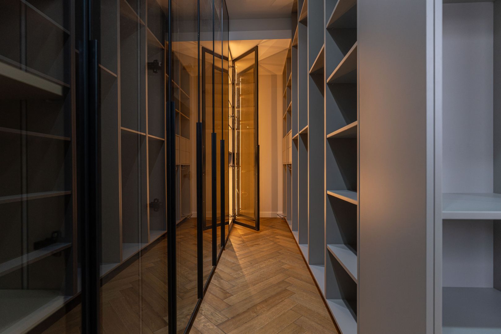 Luxury 4-Room Apartment – HERASTRAU I Parking Spots I ROVERE FURNITURE - Poză 11