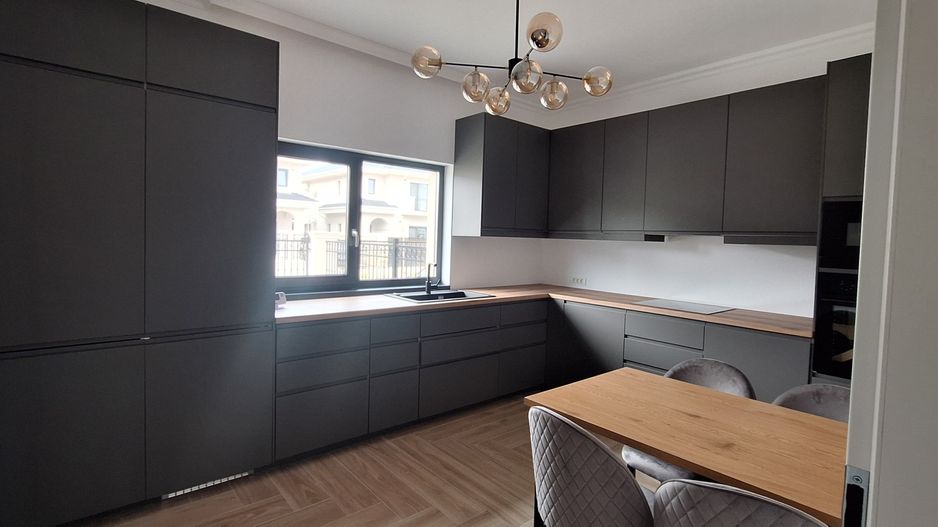 Duplex frumos cu arhitectura mediteraneana - Poză 10