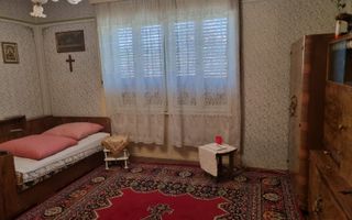 De vanzare casa cu 3 camere in Ciresu - Poză 10
